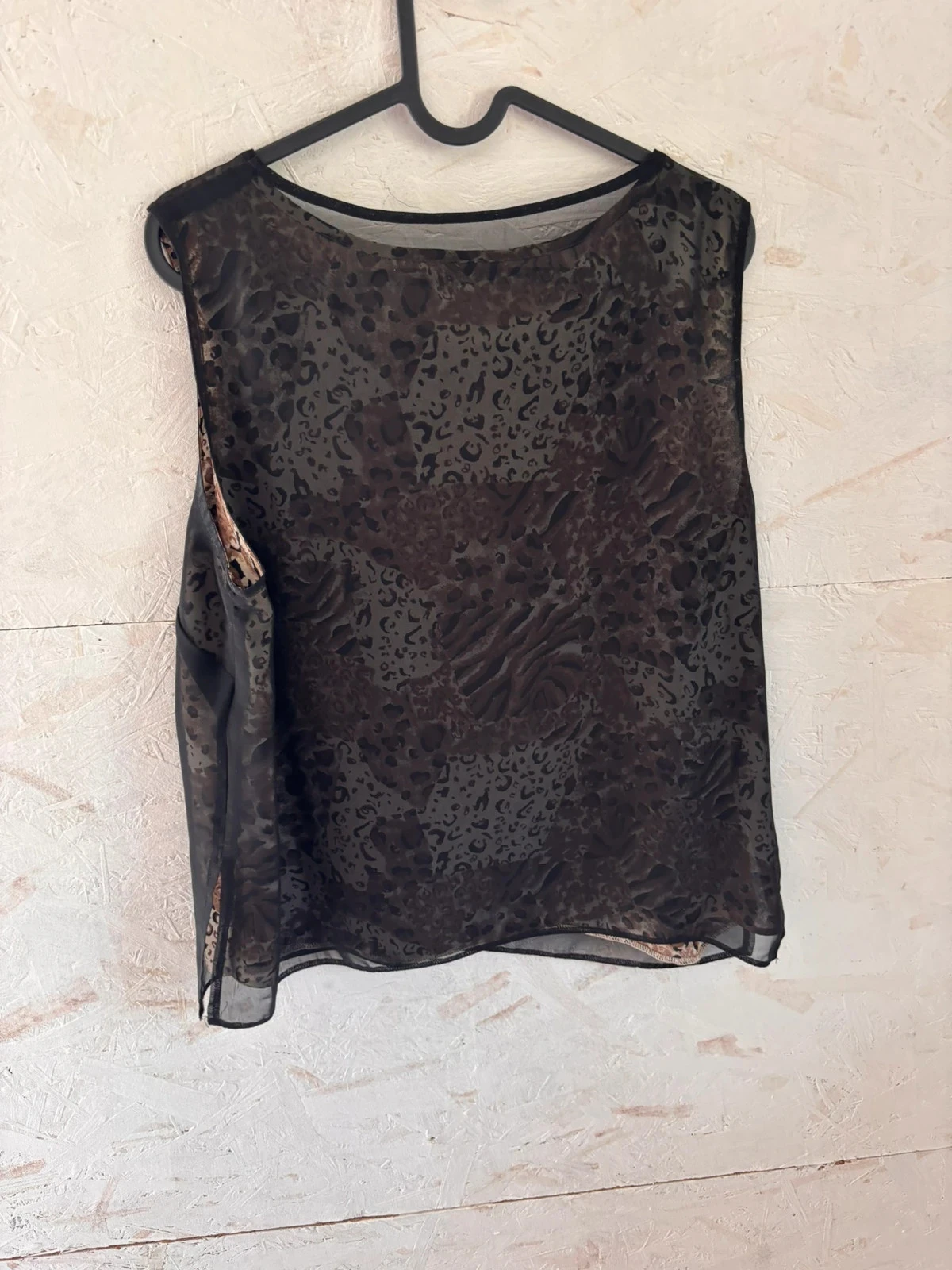 Double layered sleeveless top with leopard/animal print – Size 44 (estimated) Very good condition – photo 6